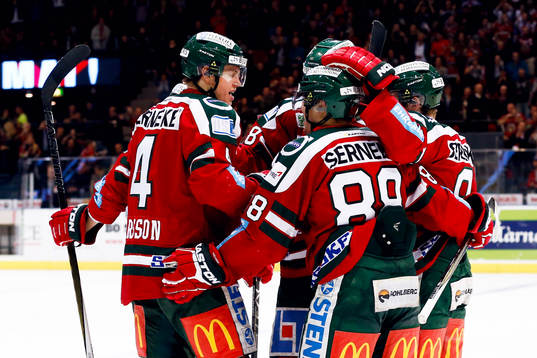 Frölundas Jacob Larsson jublar