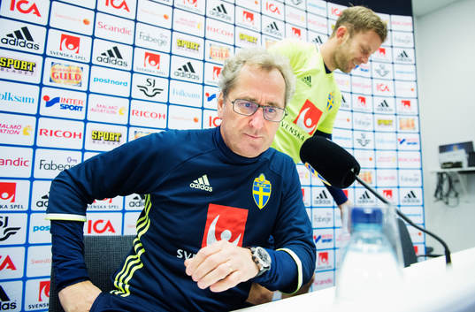 Förbundskapten Erik Hamrén och Mikael Antonsson