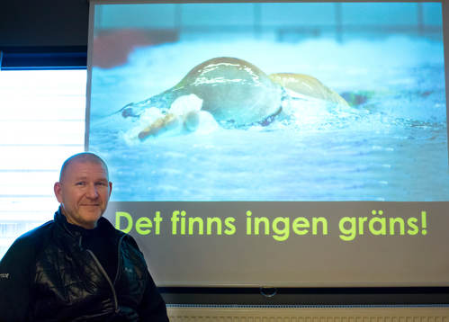 Simmaren Anders Olsson föreläser i arenan