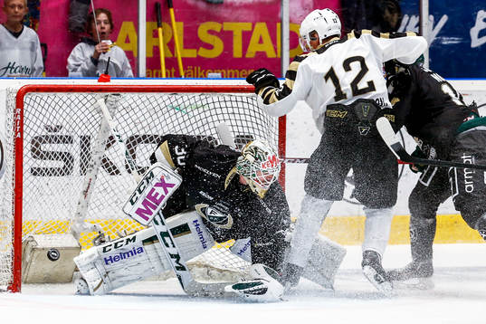 Skellefteås Adam Pettersson gör 0-2 bakom Färjestads