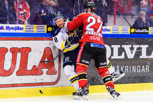 s Jare Karalahti