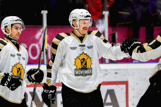 Skellefteås Andrew Calof och Mattias Ritola jublar