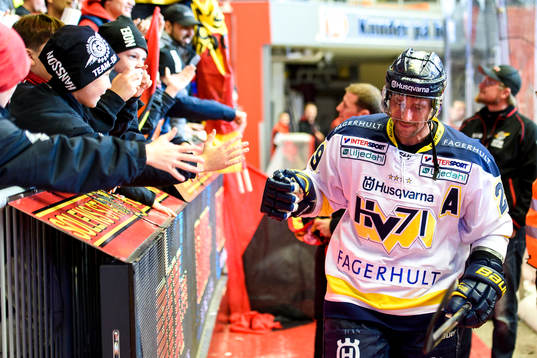s Chris Abbott tackar Luleås hemmaklack