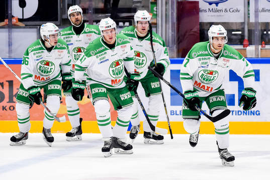 Rögles spelare jublar