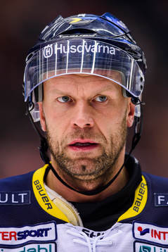 s Jare Karalahti
