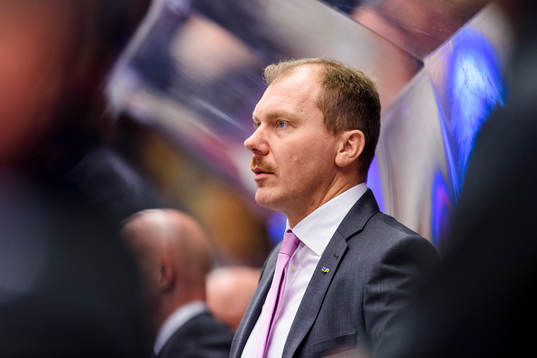s huvudtränare Johan Lindbom