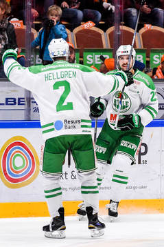 Rögles Jens Hellgren och Ludvig Rensfeldt jublar