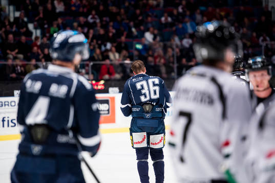 Djurgårdens Philip Holm blir utvisad