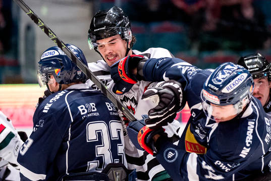 Djurgårdens Linus Hultström och Daniel Brodin i ett