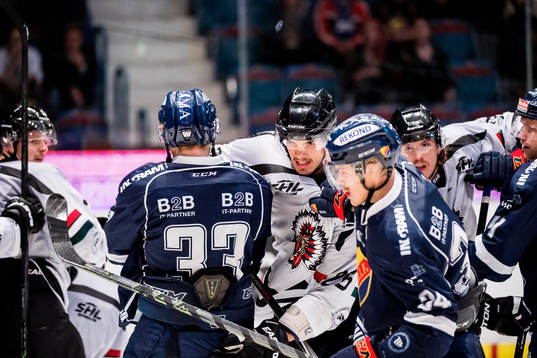 Djurgårdens Linus Hultström och Daniel Brodin i ett