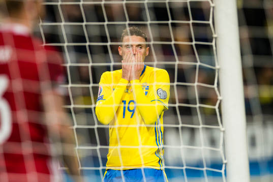 Sveriges Marcus Berg reagerar på en missad målchans