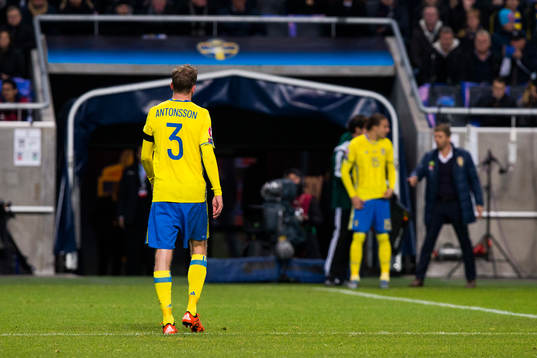 Sveriges Mikael Antonsson byter med Sveriges Erik Johansson