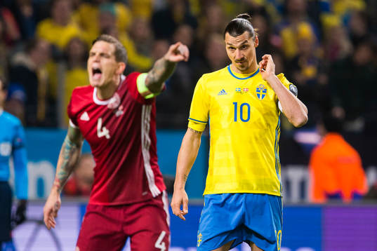 Danmarks Daniel Agger och Sveriges Zlatan Ibrahimovic