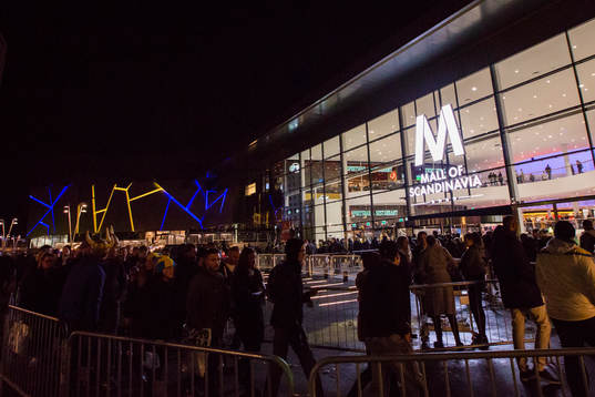 Köer utanför Mall of Scandinavia