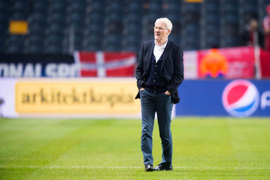 Förbundskapten Morten Olsen på planen