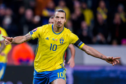 Sveriges Zlatan Ibrahimovic jublar