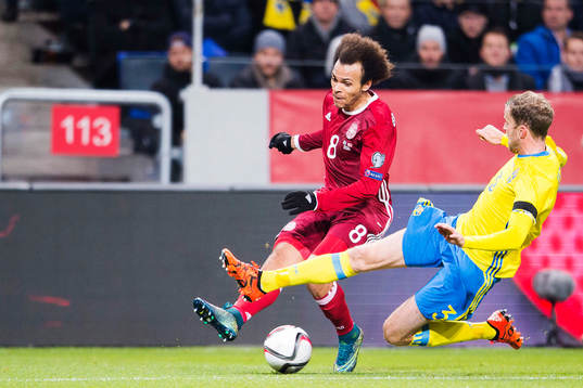 Sveriges Mikael Antonsson stoppar Danmarks Martin