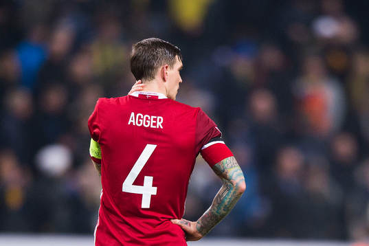 Danmarks Daniel Agger deppar