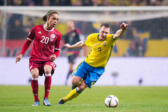 Danmarks Yussuf Poulsen och Sveriges Kim Källström