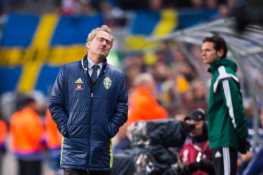 Sveriges förbundskapten Erik Hamrén deppar