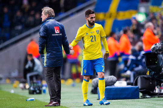 Sveriges Jimmy Durmaz byts ut