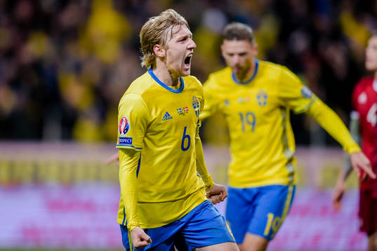 Sveriges Emil Forsberg jublar