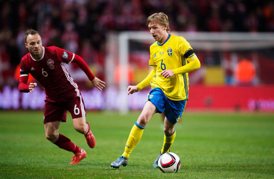 Danmarks Lars Jacobsen och Sveriges Emil Forsberg