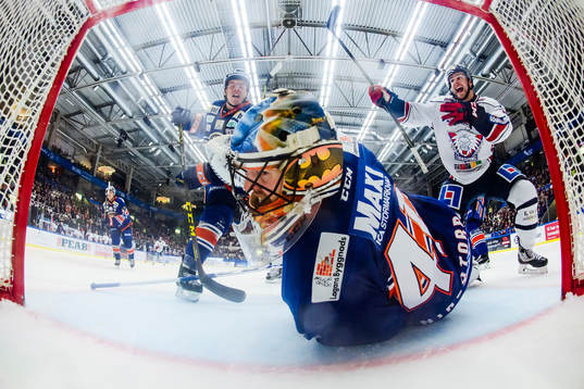 Linköpings Andrew Gordon jublar när han gör 3-1 målet.