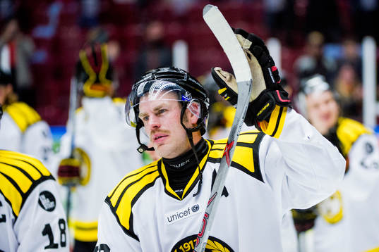 Brynäs Jörgen Sundqvist tackar publiken