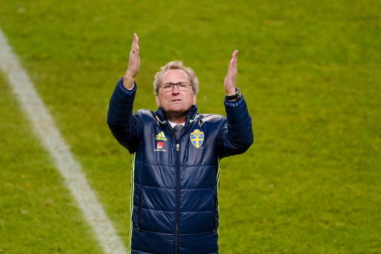 Sveriges förbundskapten Erik Hamrén jublar