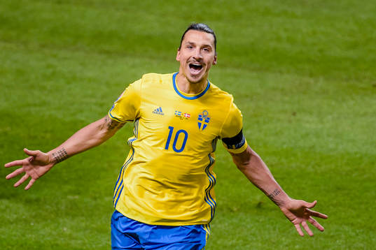 Bläddra bland fler bilder av Fotboll, EM-kval, playoff, Sverige - Danmark