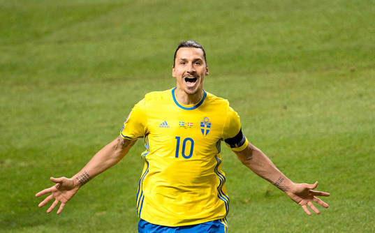 Sveriges Zlatan Ibrahimovic jublar