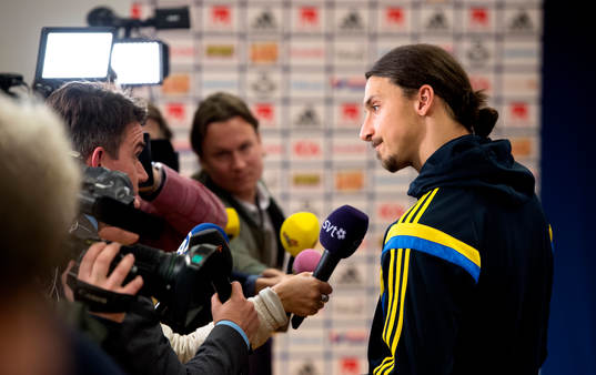 Sveriges Zlatan Ibrahimovic i mixed zone