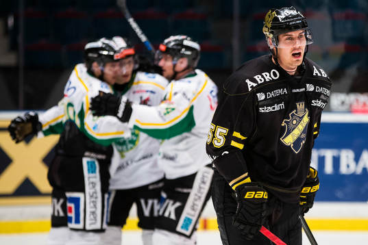 s Simon Fredriksson reagerar