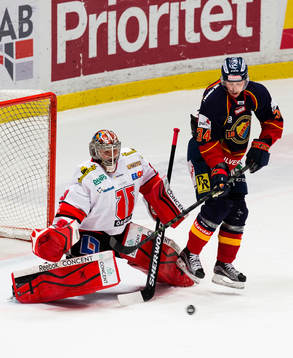 Örebros målvakt Julius Hudacek och Djurgårdens Daniel