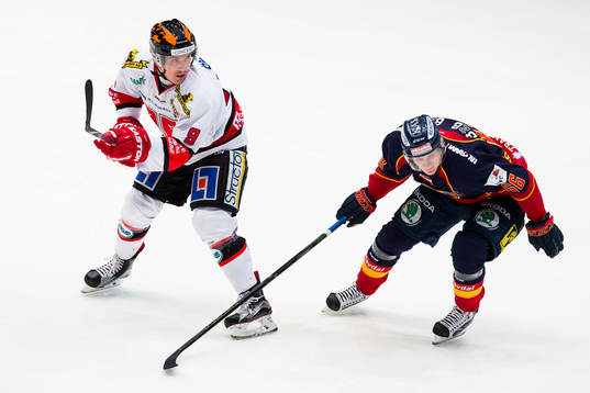 Örebros Joonas Jalvanti och Djurgårdens Marcus Sörensen