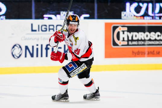 Örebros Greg Squires