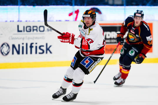 Örebros Johan Adolfsson och Djurgårdens Lukas Vejdemo