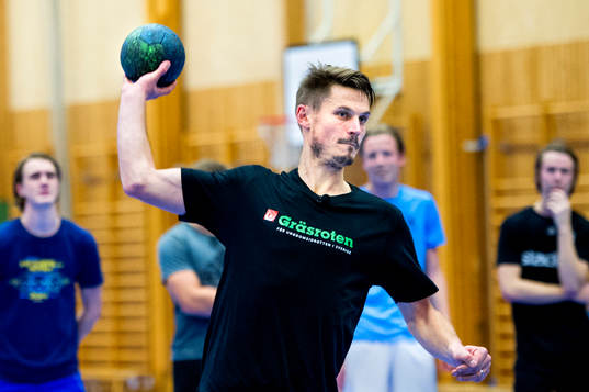 Markus Rosenberg besöker Ljunghusens handbollsklubb för