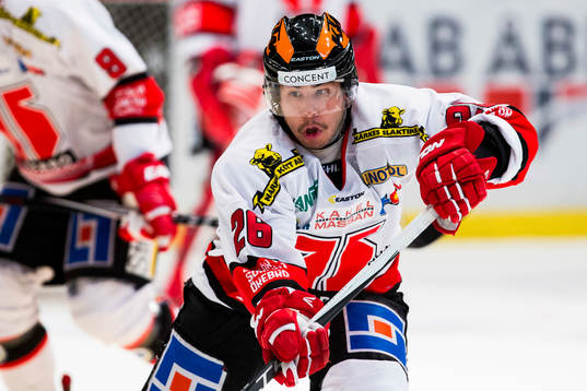 Örebros Greg Squires