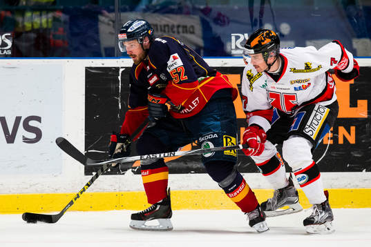 Djurgårdens Mikael Ahlén och Örebros Alexander Hellström