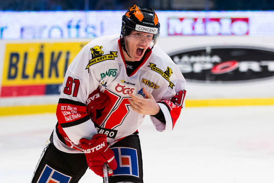 Örebros Jakub Krejcik grimaserar