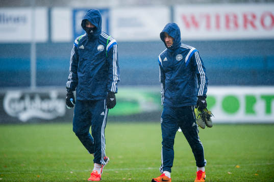 Danmarks Nicklas Bendtner (tv) och Christian Eriksen (th)