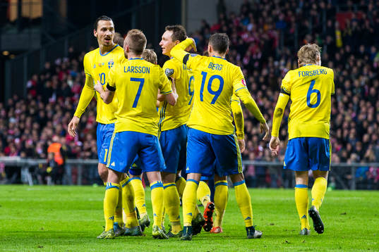 Sveriges Zlatan Ibrahimovic jublar