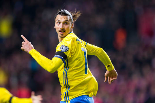 Sveriges Zlatan Ibrahimovic jublar