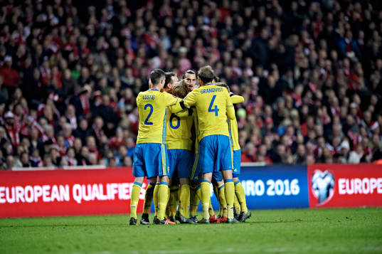Zlatan Ibrahimovic har scoret til 1-0