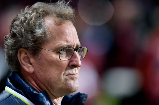 Sveriges förbundskapten Erik Hamrén innan fotbollsmatchen