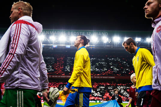 Sveriges Zlatan Ibrahimovic gör entré till