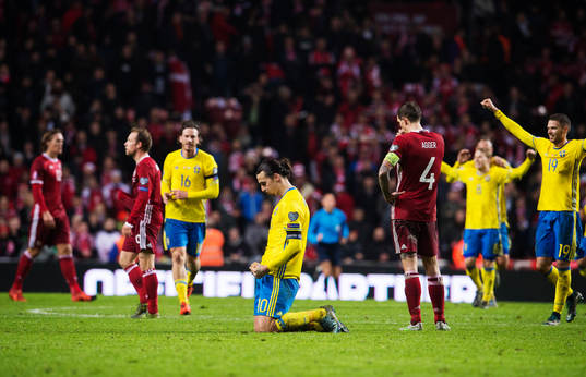 Sveriges Zlatan Ibrahimovic jublar