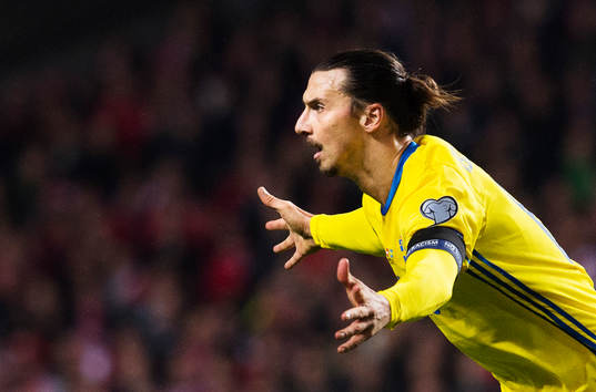 Sveriges Zlatan Ibrahimovic jublar
